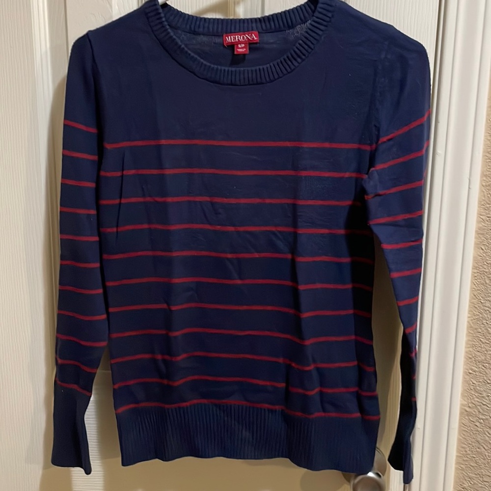 Womans merona sweatshirt size small